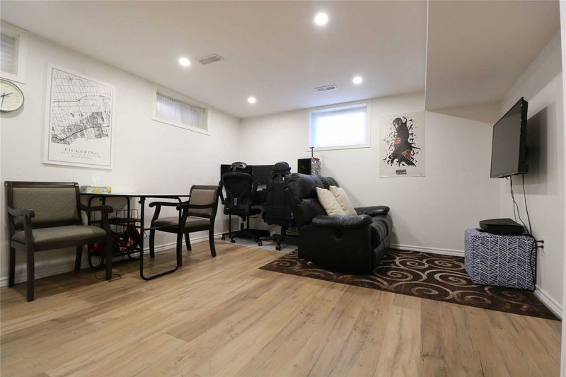 Lower - 823 Sanok Dr, Pickering, L1W 2R1 | Image 3