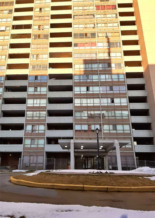 811 - 3380 Eglinton Avenue
