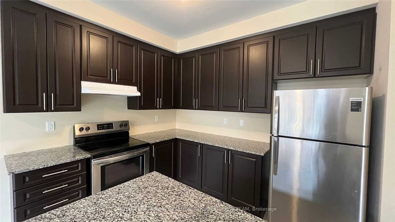 1915 Douglas Langtree Dr, Oshawa, L1K 0Y6 | Image 3