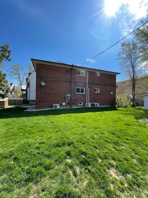 2 - 451 leslie Street