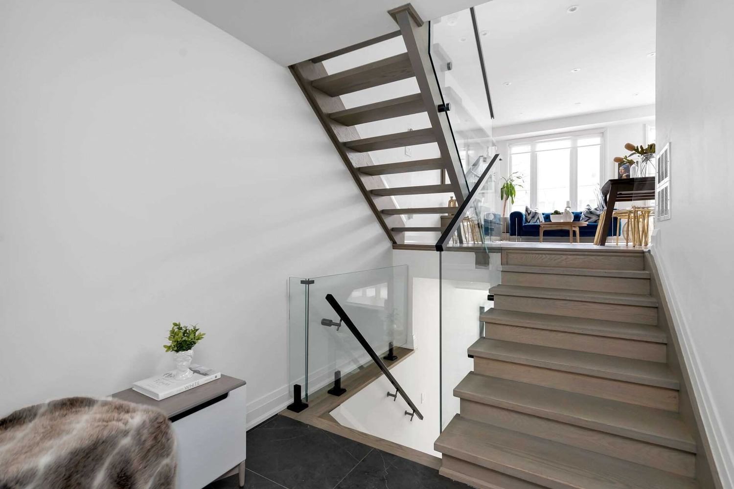 Detached House sold at 11 Edgewood Grve, Toronto, Woodbine Corridor, M4L 1X8 - MLS: E5962511