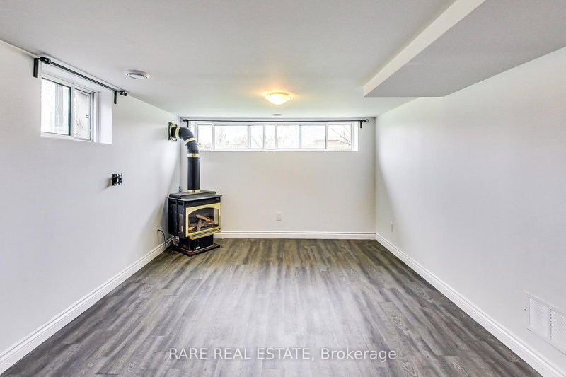 Bsmt - 1398 Lakefield St, Oshawa, L1J 3Y9 | Image 3