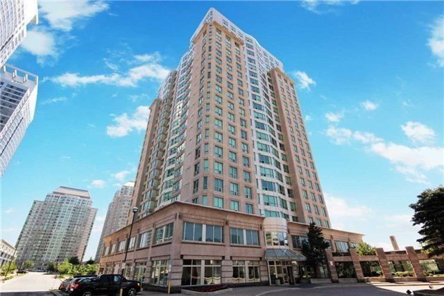 1913 - 8 Lee Centre Drive