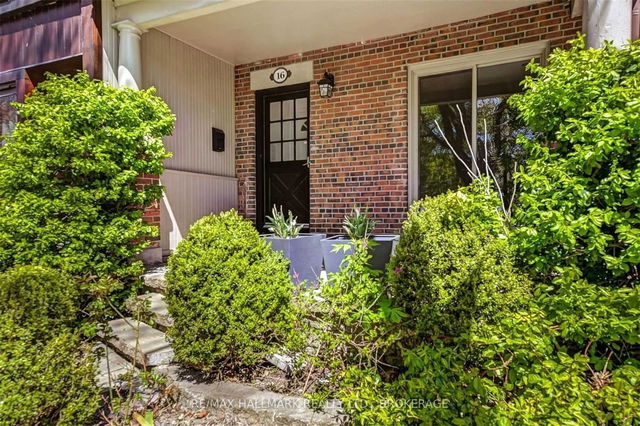 16 Kew Beach Avenue