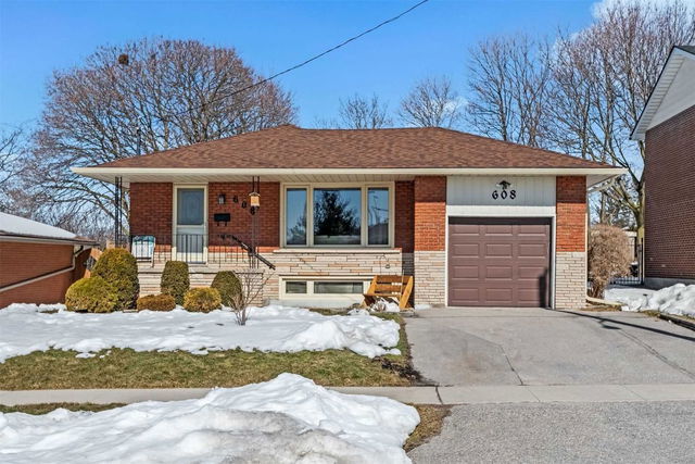 608 Newman Crescent