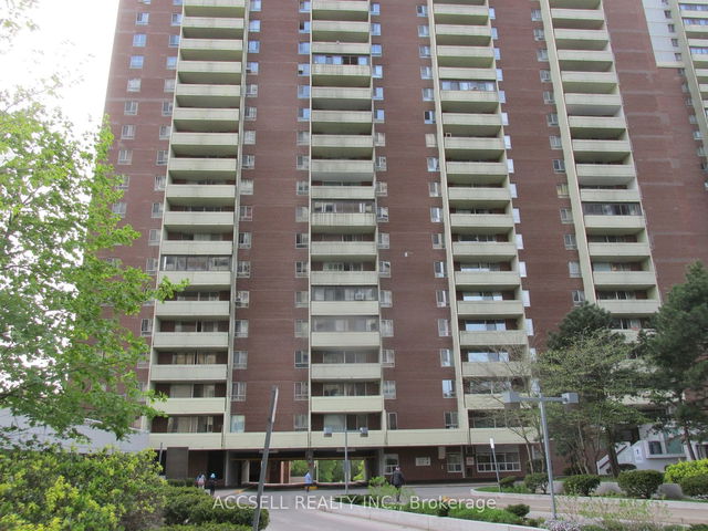 2918 - 1 Massey Square
