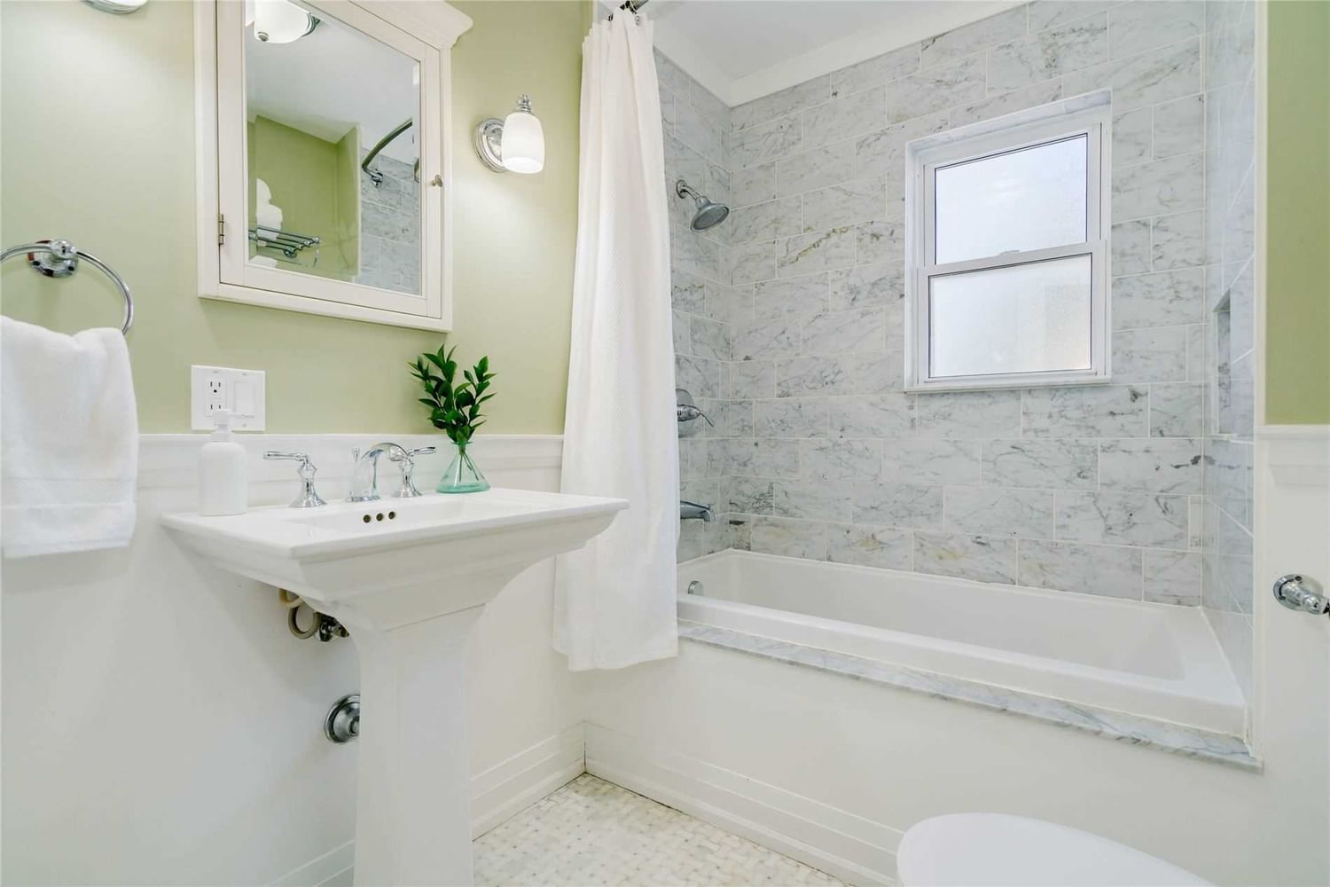 Listing Image 20