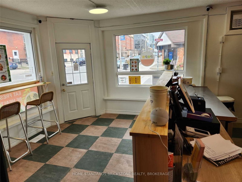 31 Bond St E, Oshawa, L1G 1A8 | Image 3