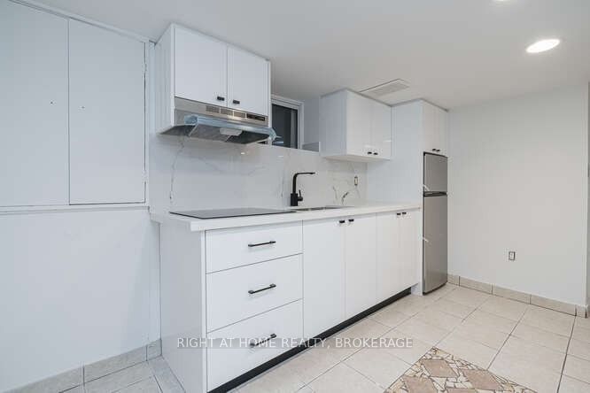 157 Woodycrest Ave E, Toronto, M4J 3B8 | Image 2