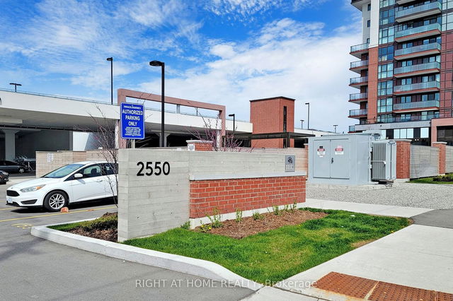 1701 - 2550 SIMCO Street