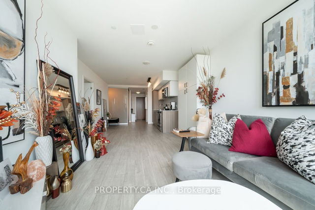 907 - 15 Baseball Place
