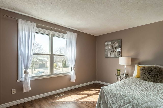 52 Maberley Crescent
