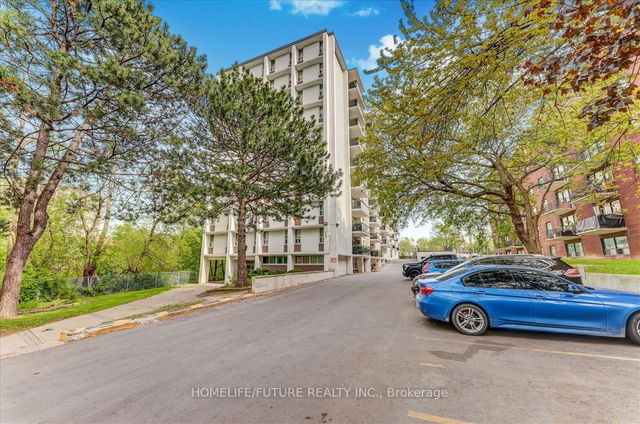 1002 - 2245 Eglinton Avenue