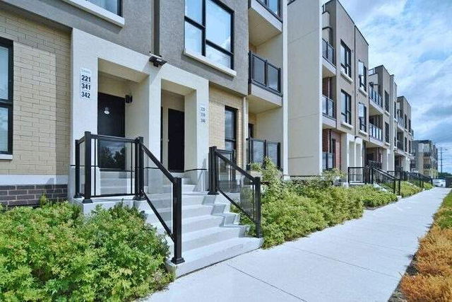 340 - 500 Kingbird Grove