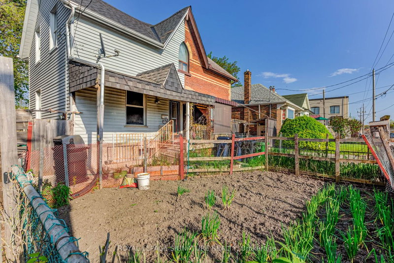 533 Victoria Pk Ave, Toronto, M4C 5H2 | Image 3