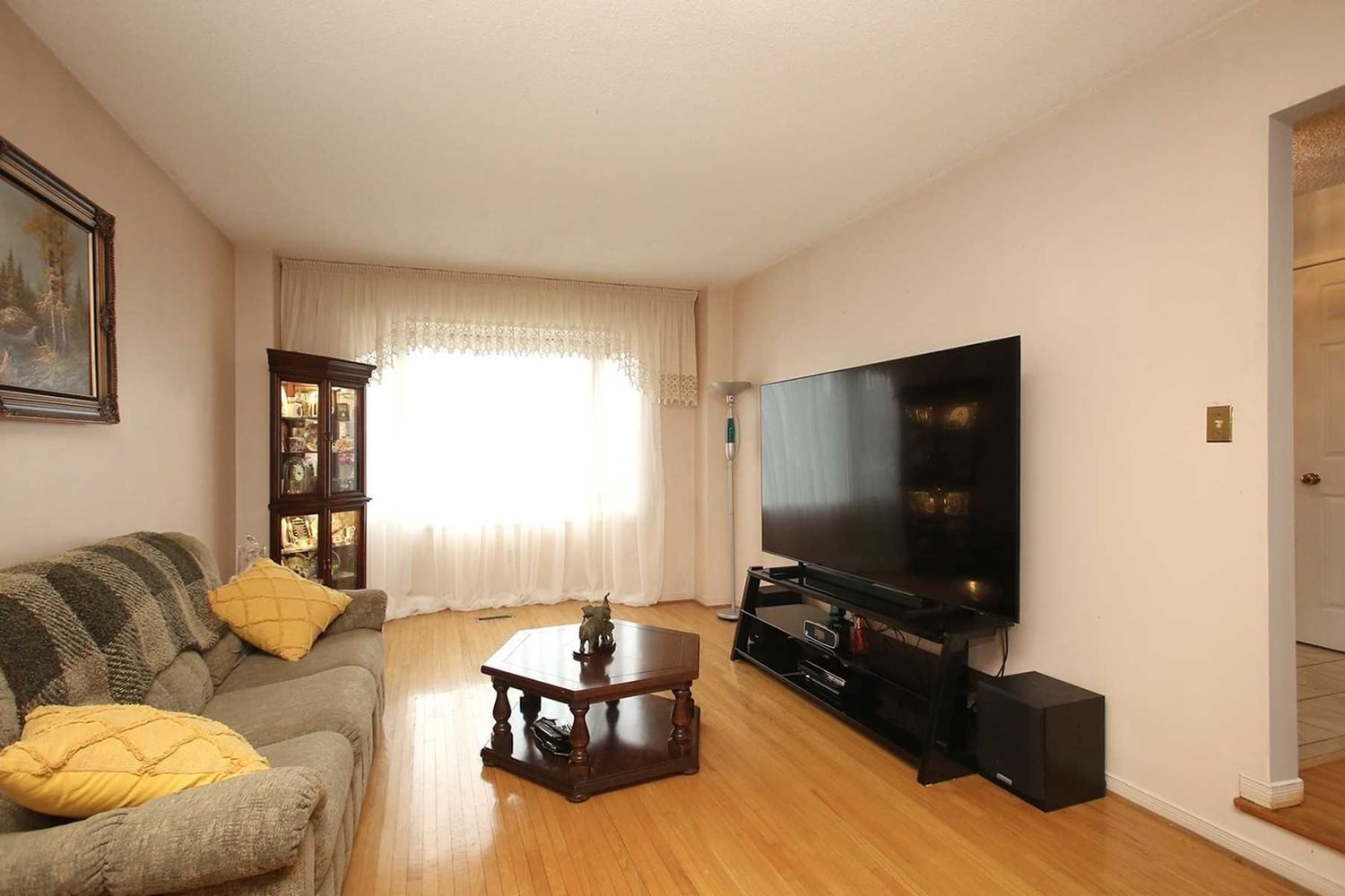 Listing Image 7