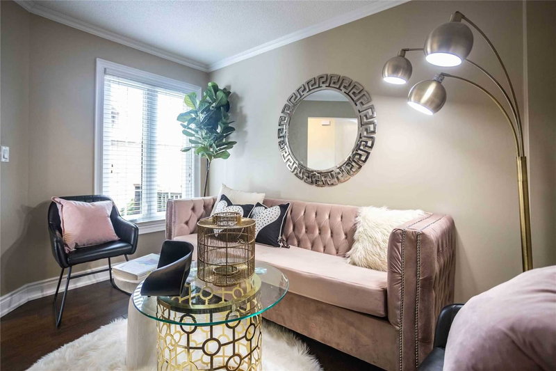 92 Hartrick Pl, Whitby, L1R 2C3 | Image 3