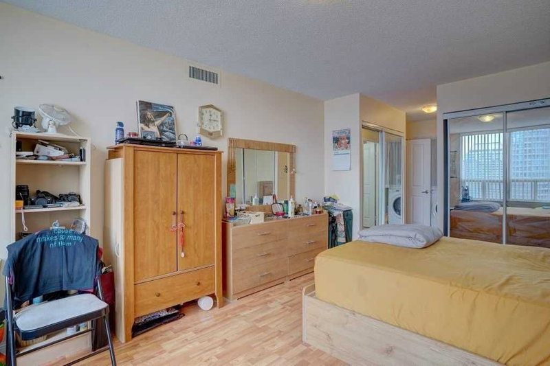 1617 - 88 Corporate Dr, Toronto, M1H 3G6 | Image 2