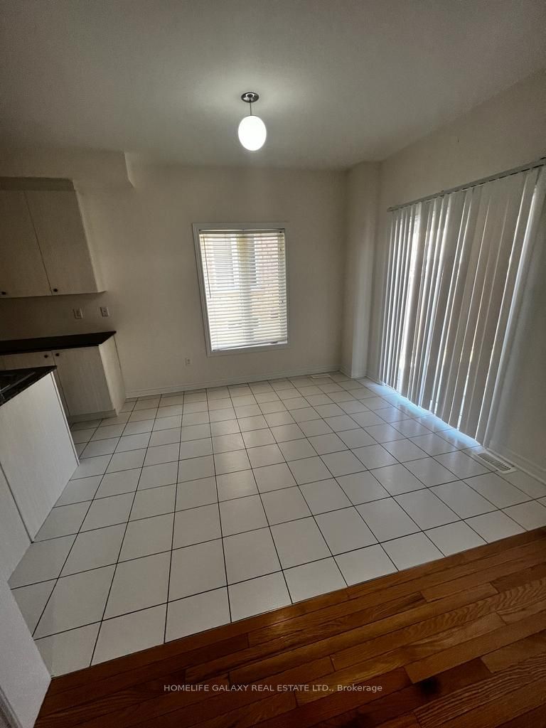 1712 Carousel Dr, Pickering, L1X 0C1 | Image 3