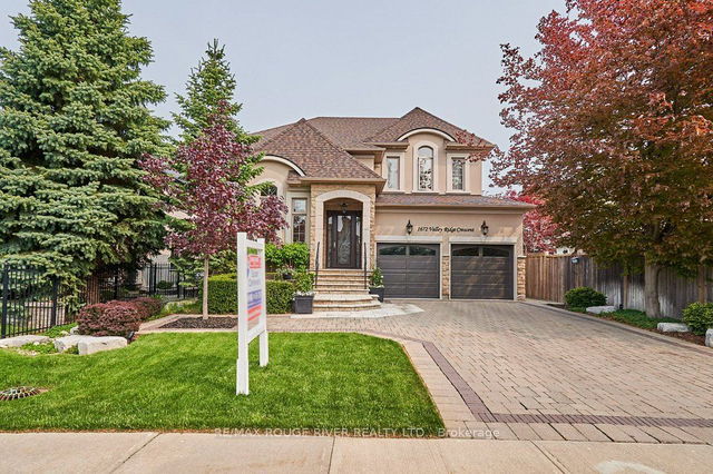 1672 Valley Ridge Crescent