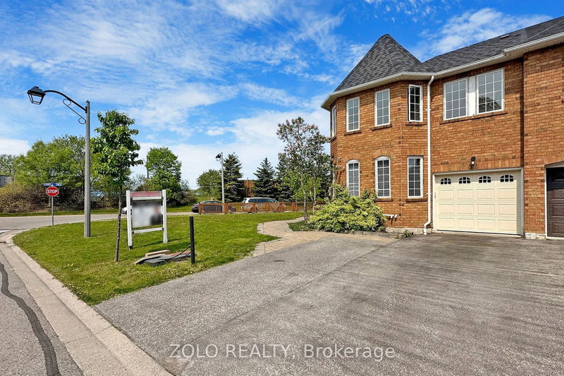 52 Playfair Rd, Whitby, L1N 9S6 | Image 3