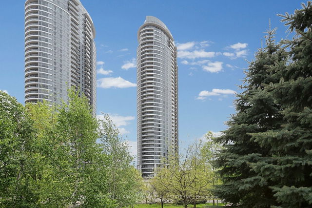 601 - 125 Village Green Square