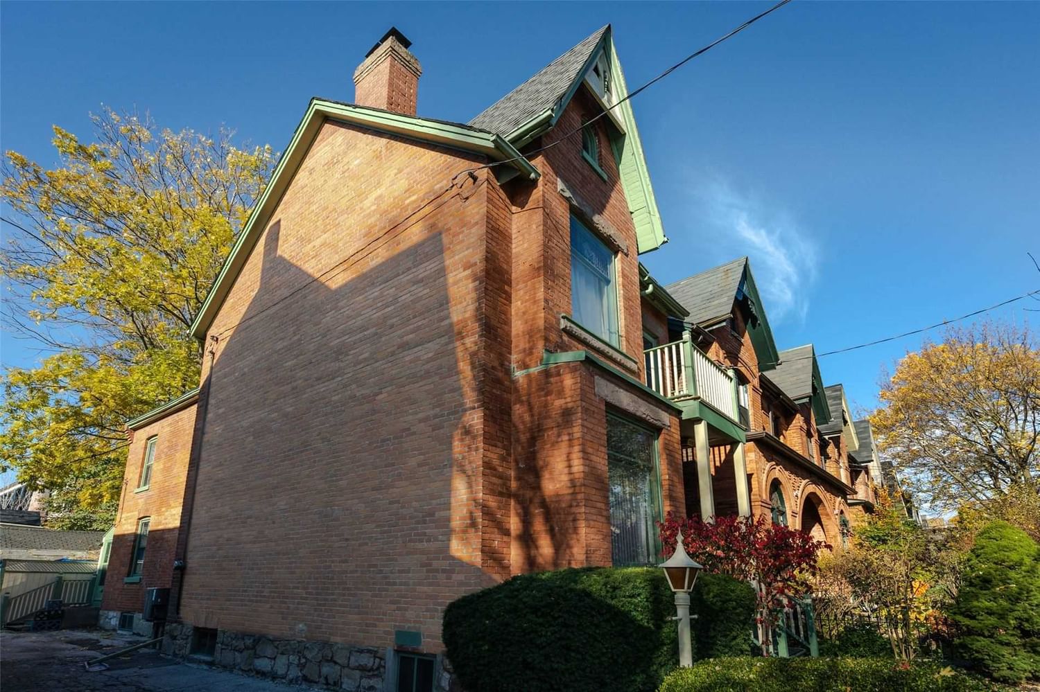 Detached House sold at 174 Pape Avenue, Toronto, South Riverdale, M4M2V8 - MLS: E6019583
