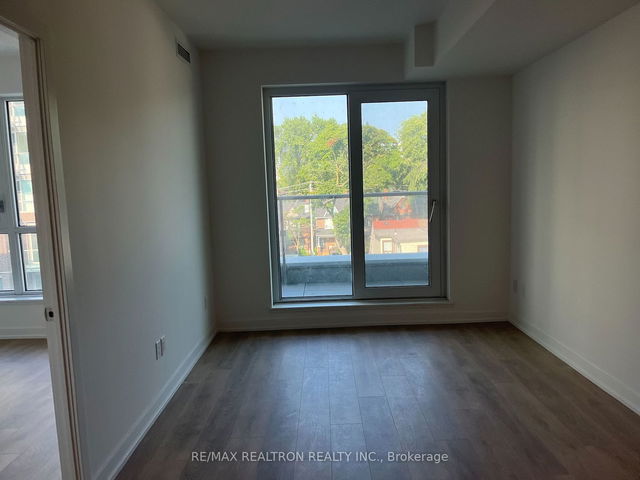 433 - 150 Logan Avenue