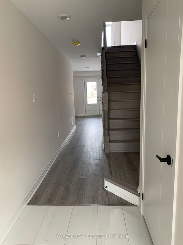 94 Ambereen Place