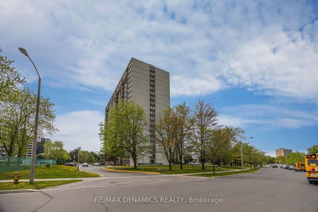 811 - 45 Silver Springs Boulevard