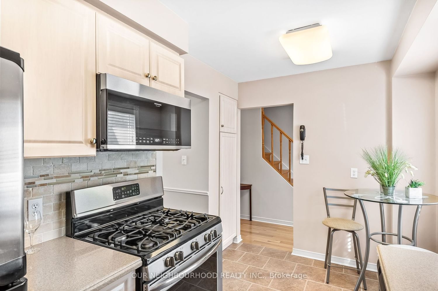 Listing Image 9