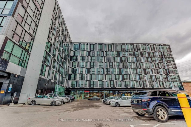# 643 - 1900 Simcoe N Street