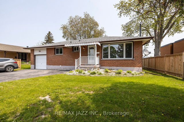 1097 Simcoe Street S