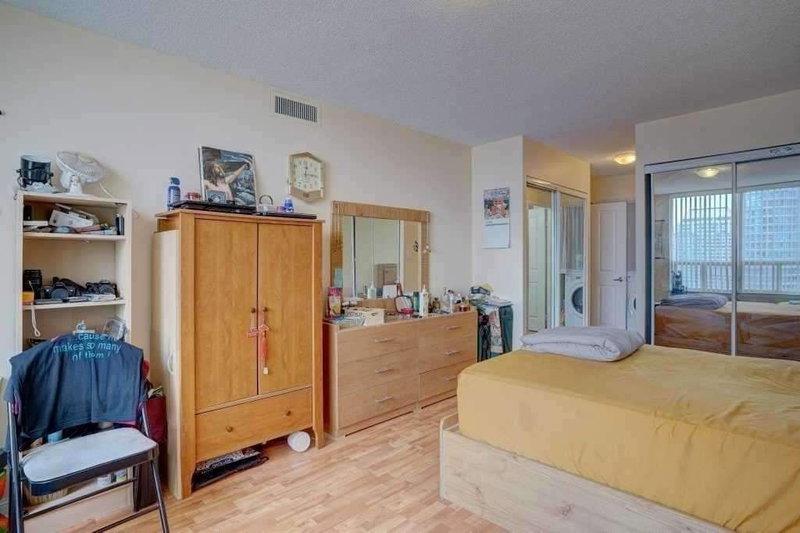 1617 - 88 Corporate Dr, Toronto, M1H 3G6 | Image 2