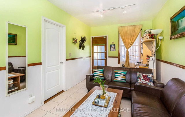 239 Holborne Avenue