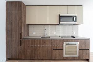 211 - 150 Logan Avenue