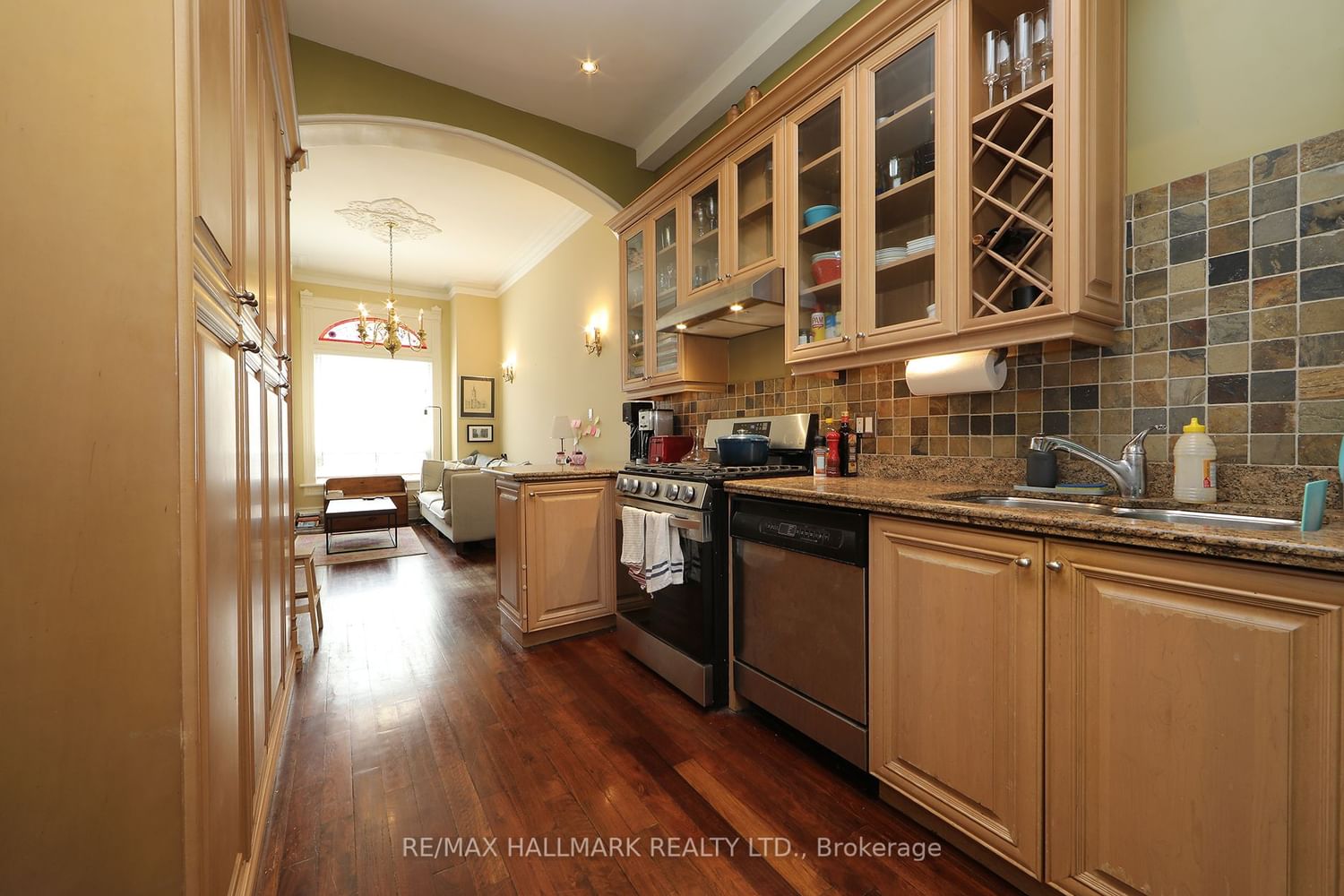 Listing Image 7