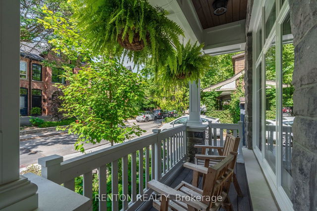 205 De Grassi Street