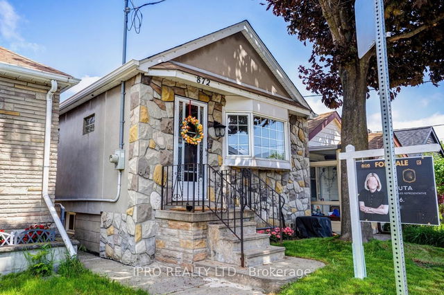872 Cosburn Avenue