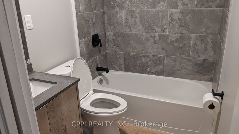 413 - 70 King St E, Oshawa, L1H 0A2 | Image 3