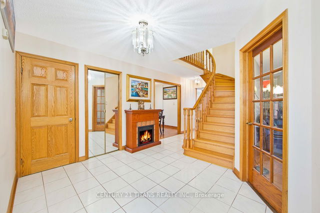 233 Hupfield Trail