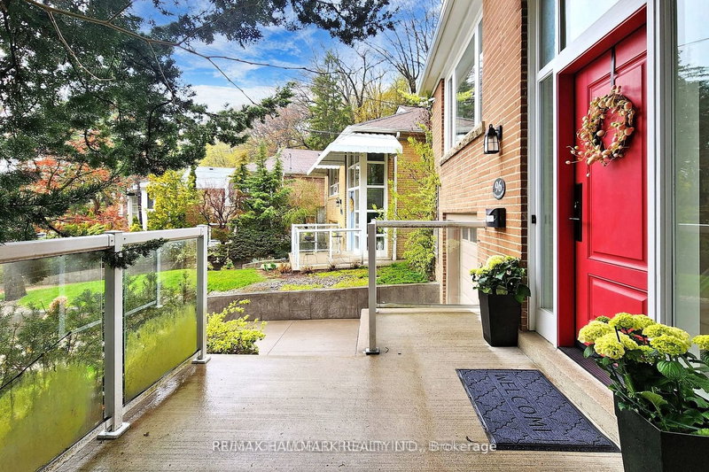 Main Fl - 96 Glen Davis Cres, Toronto, M4E 1X5 | Image 3