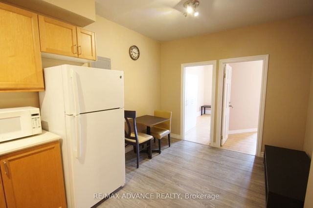 2nd - 572 Danforth Ave, Avenue