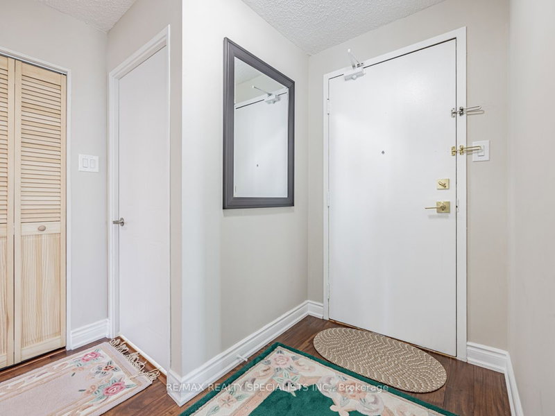 1108 - 410 Mclevin Ave, Toronto, M1B 5J5 | Image 2