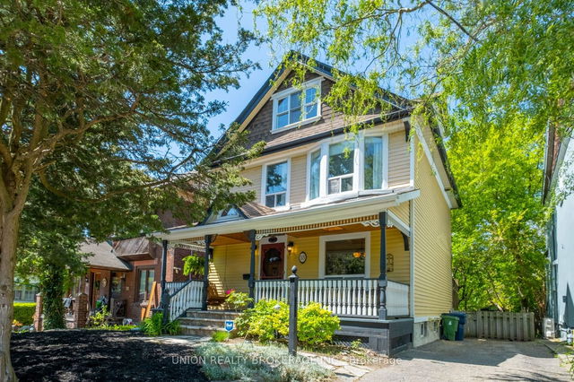 18 Heyworth Crescent