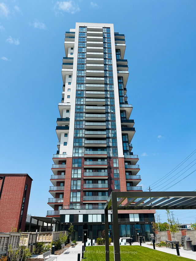 1909 - 2550 Simcoe Street Street