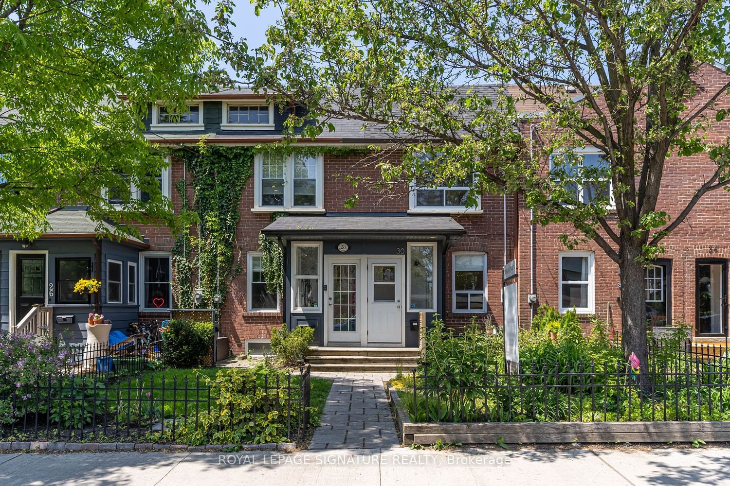 Townhouse sold at 30 Hannaford Street, Toronto, East End-Danforth, M4E 3G7 - MLS: E6065904