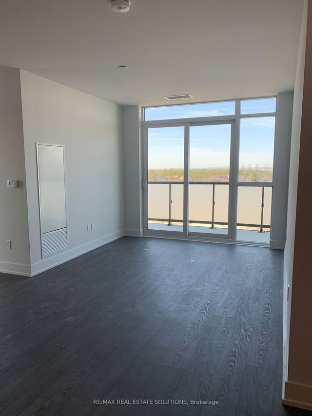 717 - 2550 Simcoe Street