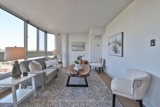 603 - 3233 Eglinton Avenue