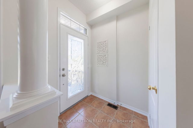 25 Woodbine Place